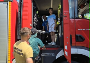 Pokaz wozu strażackiego.