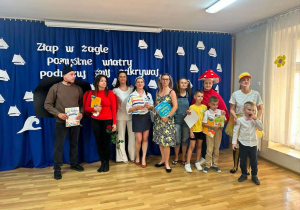 Rodzice-dzieciom, występ dla Motylków przygotowany przez rodziców.