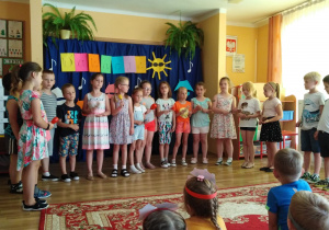 6-latki również zaśpiewały wakacyjną piosenkę.