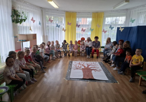 Wspólna dyskusja po utworzeniu "drzewka przyjaźni".