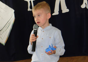 Igor podczas recytacji.