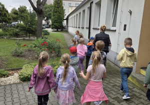 Gorączkowe poszukiwania według kodu.