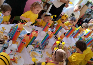 Poczęstunek maluszków.