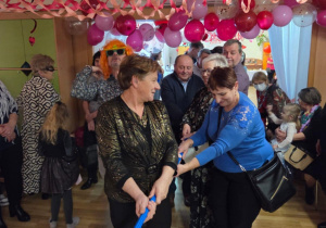 "Przeciąganie liny"