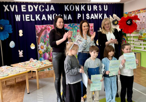 Nela wśród wyróżnionych uczestników konkursu.