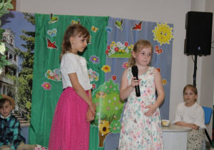 Pola, Hania i Nela w swoich rolach w przedstawieniu.