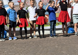 Motylki spiewają piosenkę